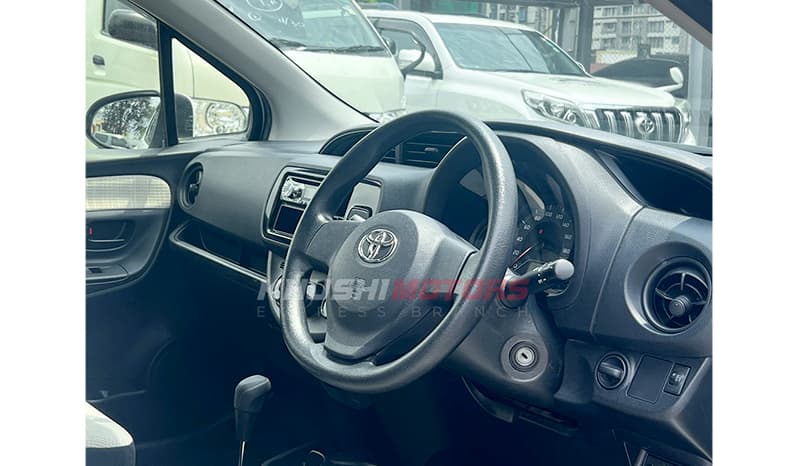 2017 Toyota Vitz F Smile image-8