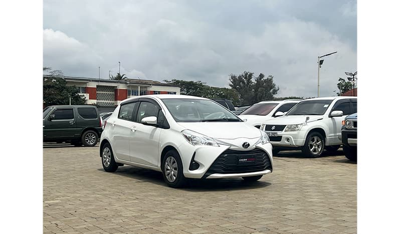 2017 Toyota Vitz F Smile image-9