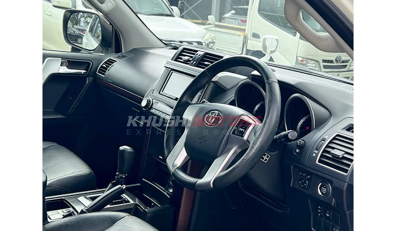 2017 Toyota Land Cruiser Prado TX-L Package image-8
