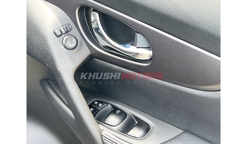 2017 Nissan Xtrail image-2