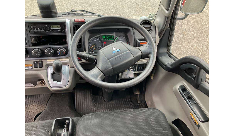 2018 Mitsubishi Fuso Canter 3.3 Ton image-6