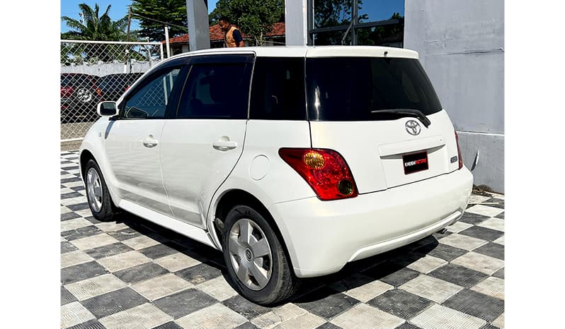 2005 Toyota IST image-3