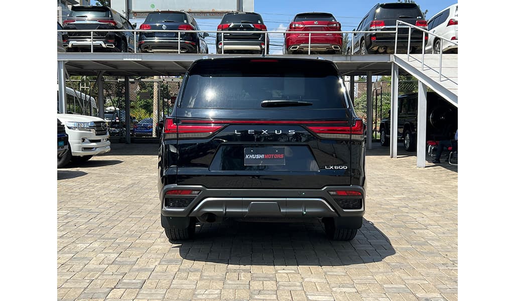 2023 Lexus LX LX600 image-4