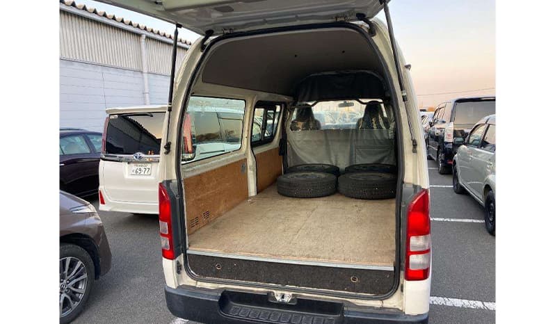 2018 Toyota Hiace image-7
