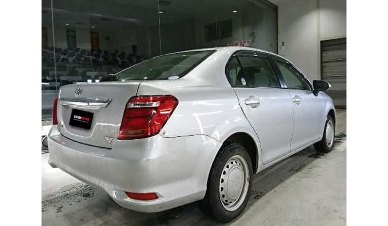 2018 Toyota Corolla Axio image-3
