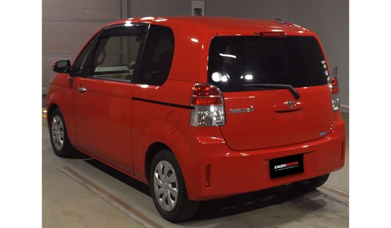 2018 Toyota Spade image-2