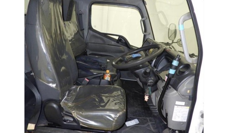 2018 Mitsubishi Canter 4 Ton image-2
