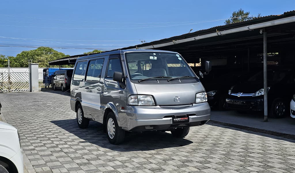 2017 Mazda Bongo 1 Ton image-1