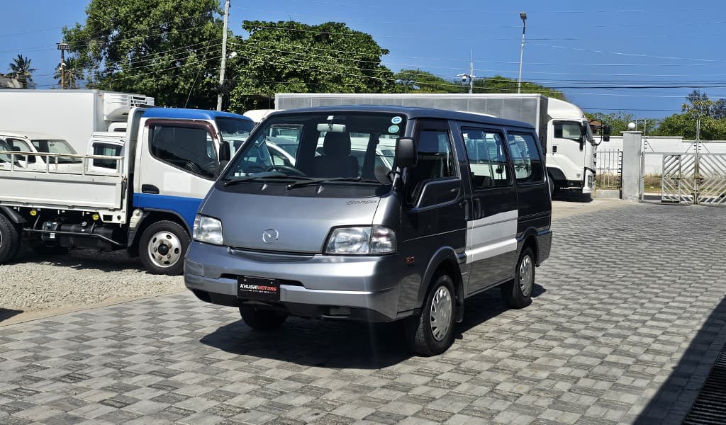 2017 Mazda Bongo 1 Ton image-3