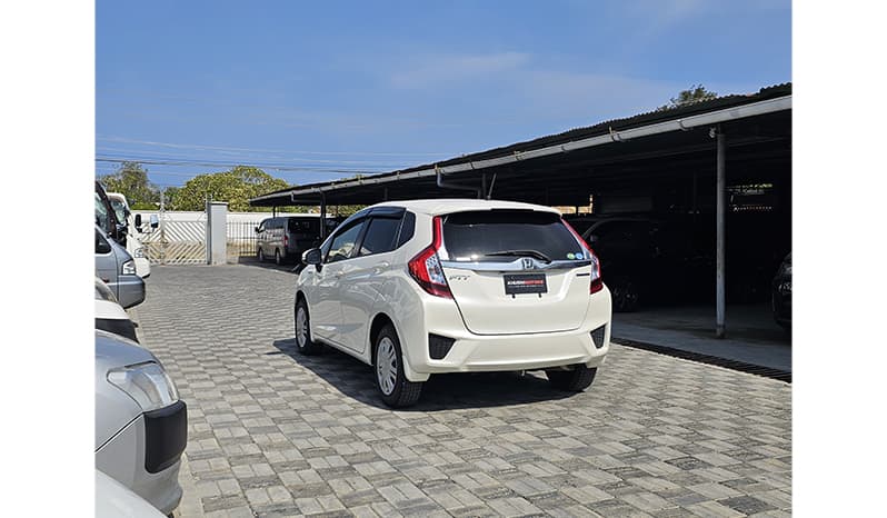 2017 Honda Fit Hybrid image-4