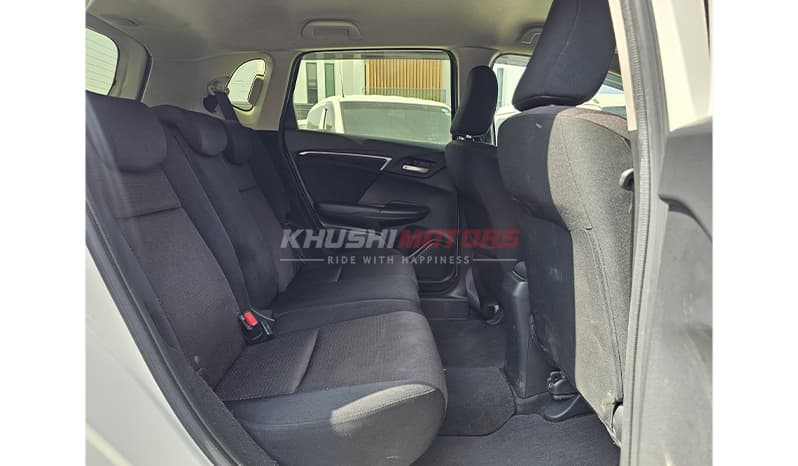 2017 Honda Fit Hybrid image-10