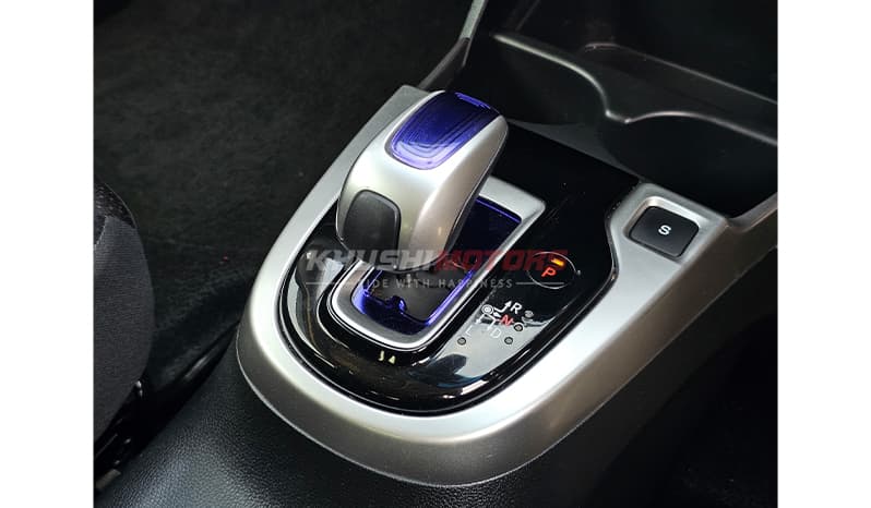 2017 Honda Fit Hybrid image-11