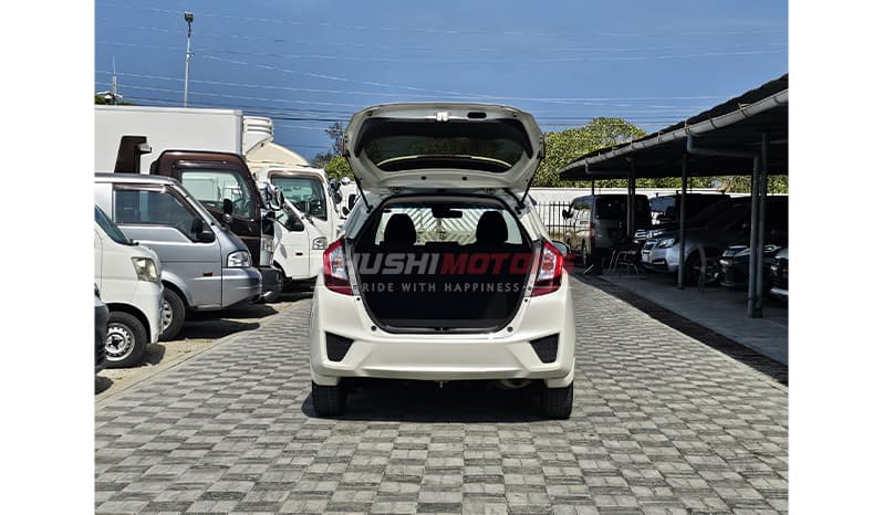 2017 Honda Fit Hybrid image-13