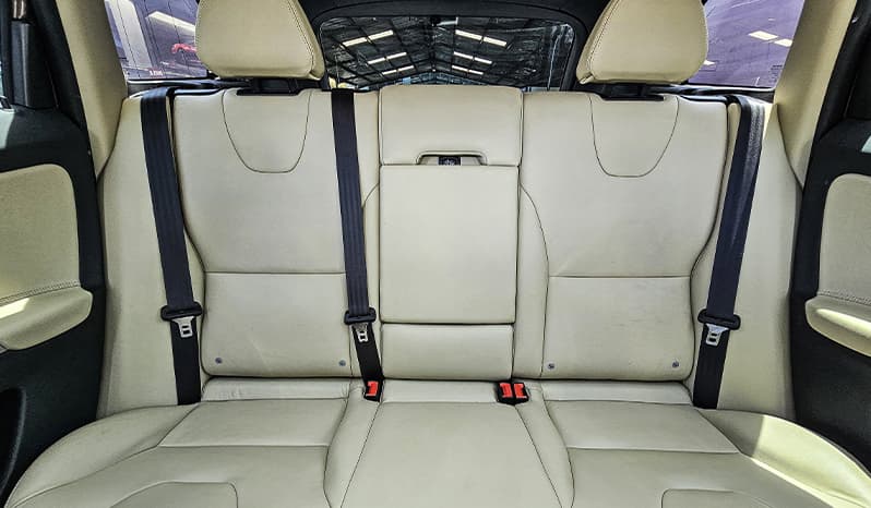 2017 Volvo XC60 image-12