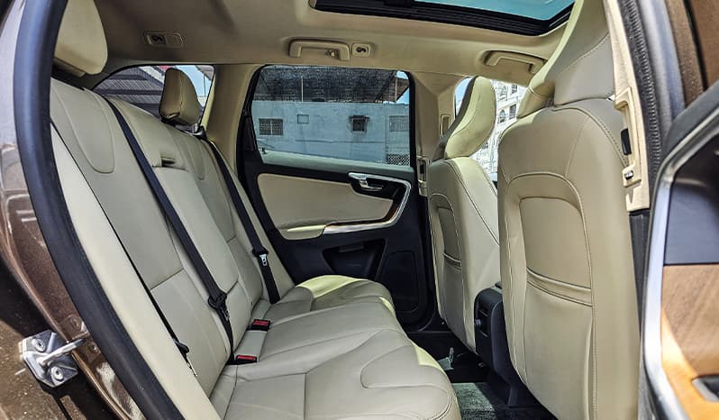 2017 Volvo XC60 image-13