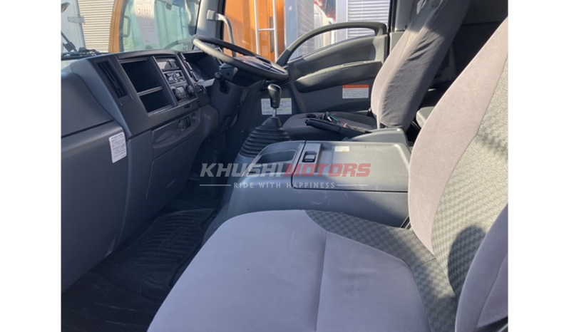 2019 Isuzu Forward 8 Ton image-4