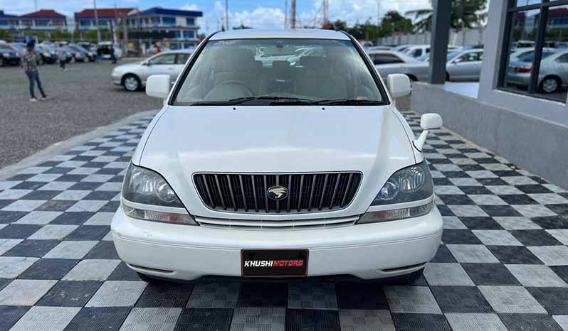 1999 Toyota Harrier image-1