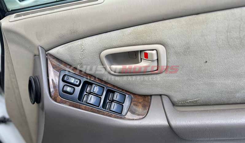 1999 Toyota Harrier image-17