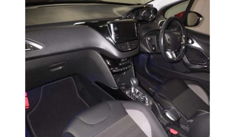 2018 Peugeot 2008 Allure image-6