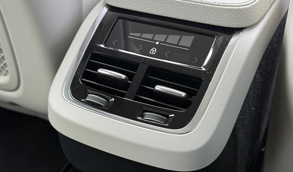 2018 Volvo XC90 image-19