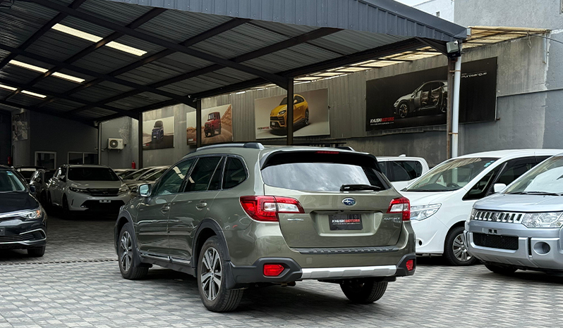 2018 Subaru Outback Limited image-10