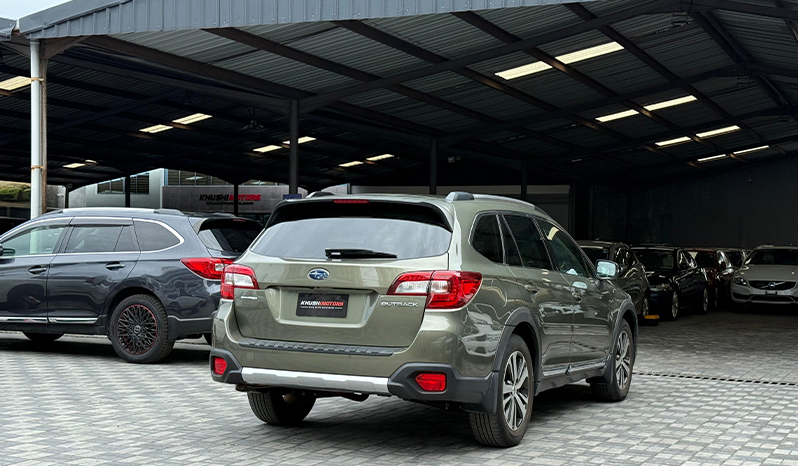 2018 Subaru Outback Limited image-12