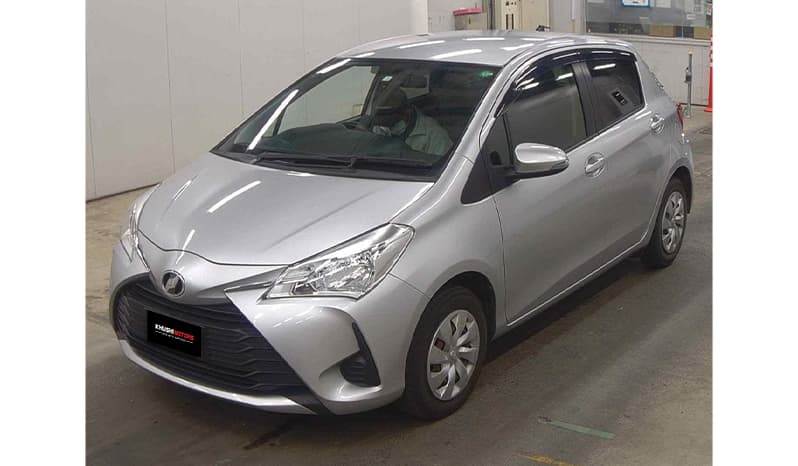 2018 Toyota Vitz image-3