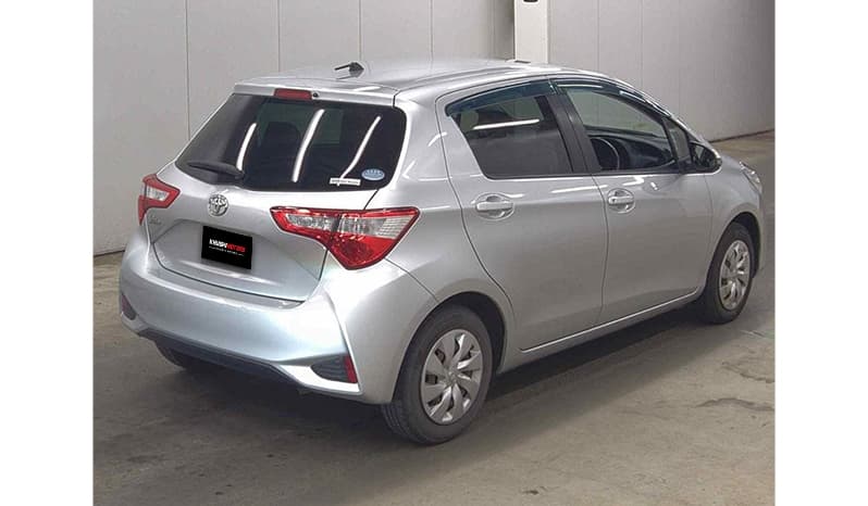 2018 Toyota Vitz image-4