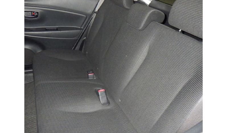2018 Toyota Vitz image-5