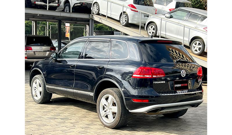 2013 Volkswagen Touareg image-13