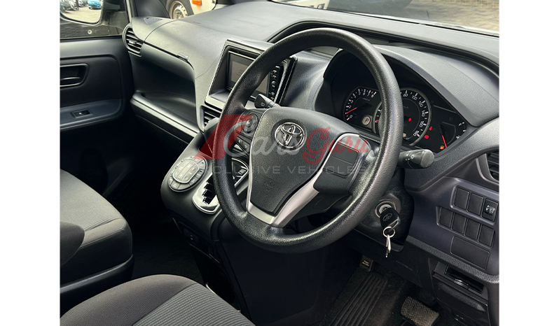 2016 Toyota Noah image-8