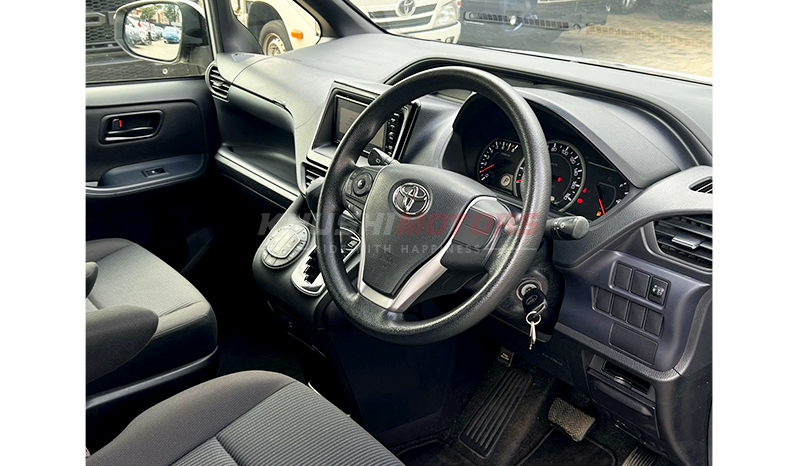2016 Toyota Noah image-15