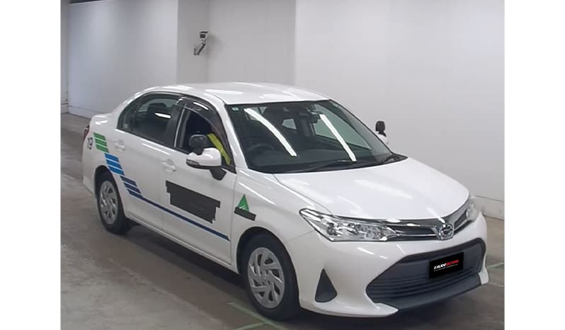 2018 Toyota Corolla Axio image-1