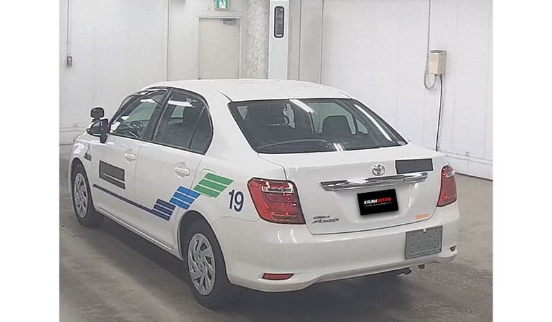 2018 Toyota Corolla Axio image-2