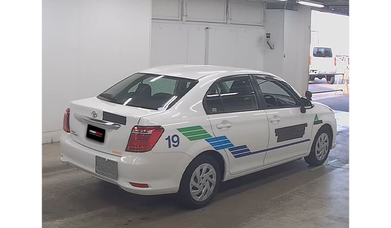 2018 Toyota Corolla Axio image-4