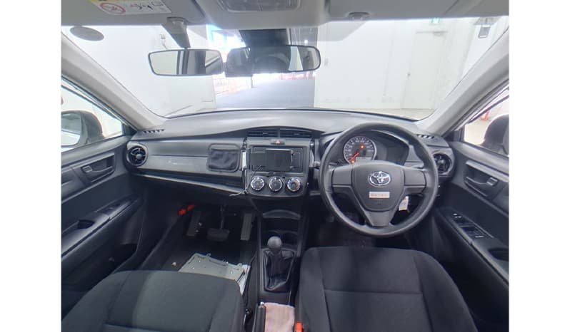 2018 Toyota Corolla Axio image-5