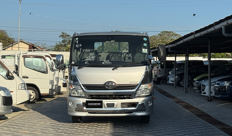 2018 Toyota Dyna image-2