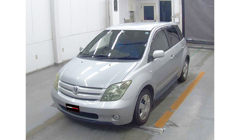 2003 Toyota IST image-2