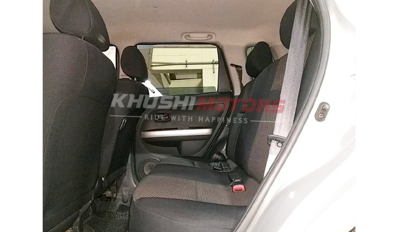 2003 Toyota IST image-6