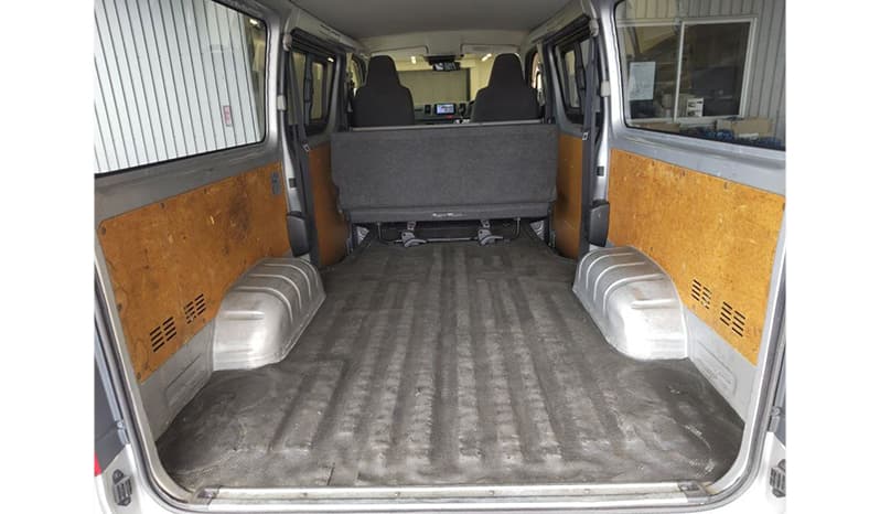 2018 Toyota Hiace image-3