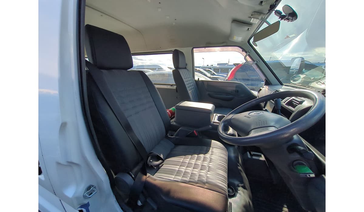 2020 Mazda Bongo DX image-5