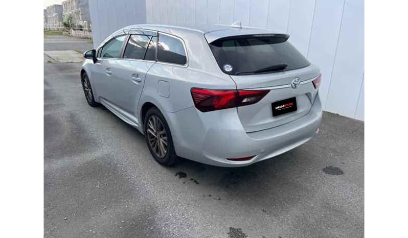 2018 Toyota Avensis image-2