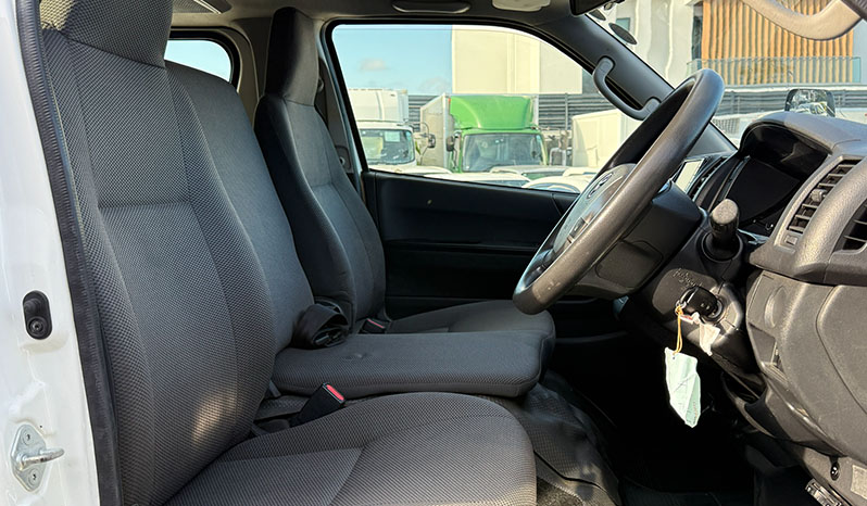 2018 Toyota Hiace image-17