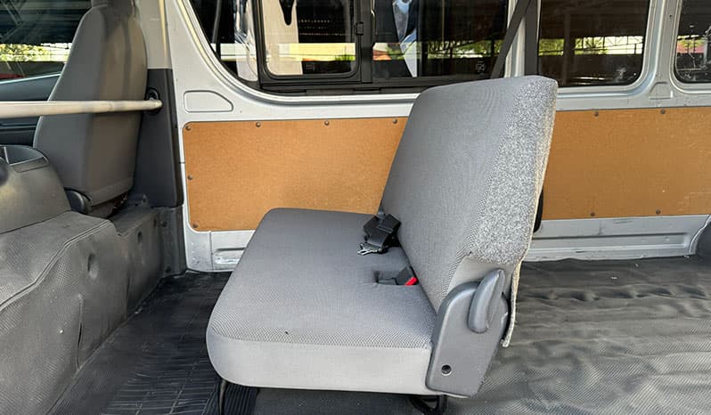 2018 Toyota Hiace image-14