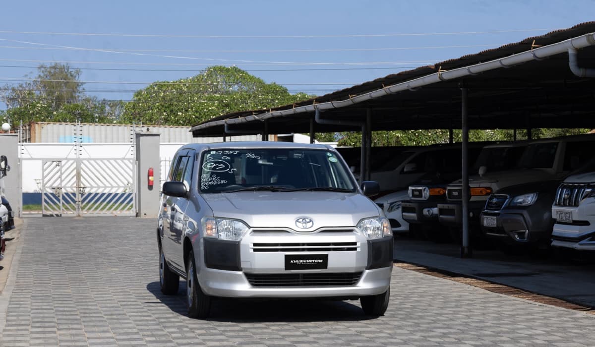 2019 Toyota Probox image-1