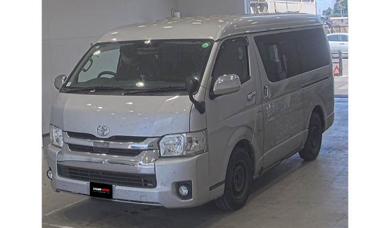 2019 Toyota Hiace image-1