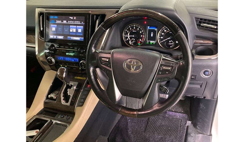 2018 Toyota Alphard image-5