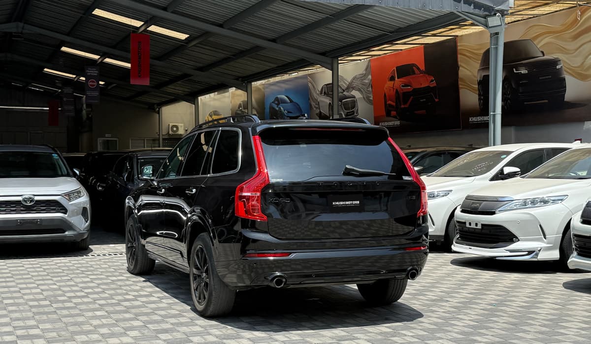 2018 Volvo XC90 T5 Momentum image-11
