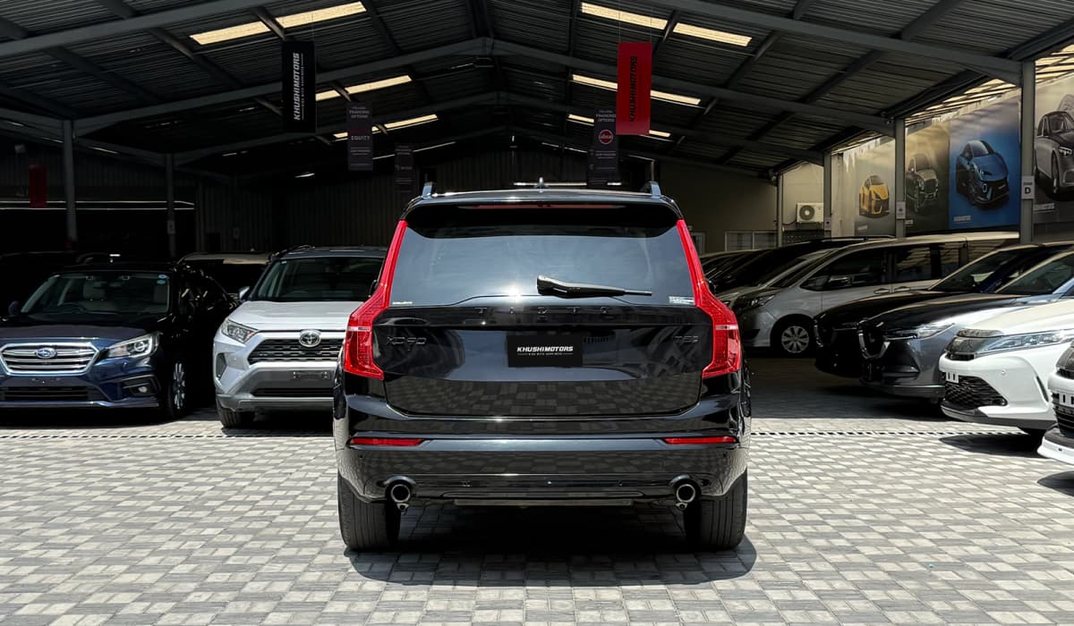 2018 Volvo XC90 T5 Momentum image-12