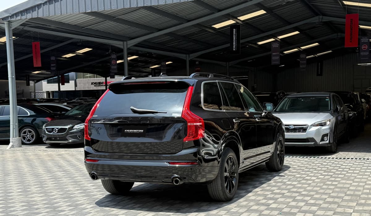 2018 Volvo XC90 T5 Momentum image-13
